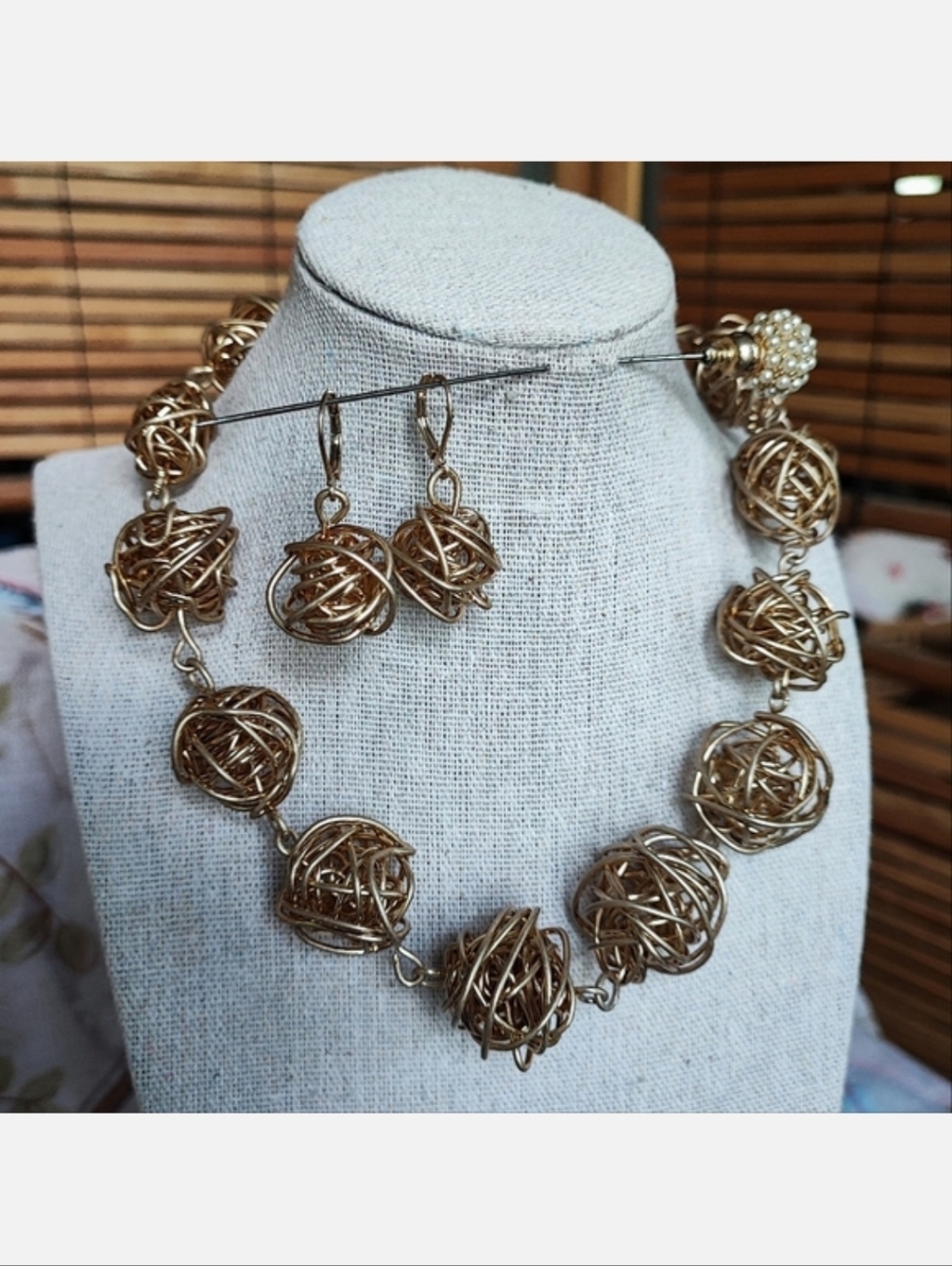 Spun Wire Bird Nest Balls Of Yarn Unsigned Gold Tone Necklace And Earrings Set